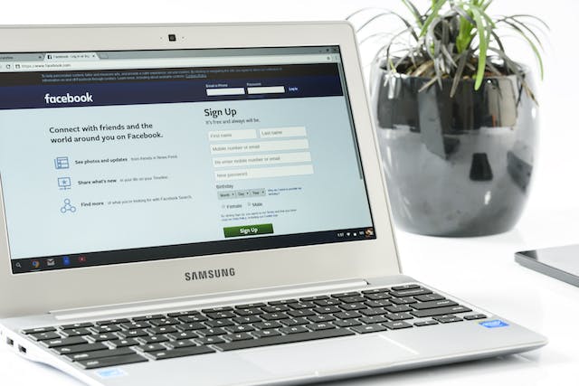 Facebook in arrivo abbonamento senza pubblicità